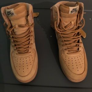 HIGHTOP WHEAT AIR FORCE ONES SIZE 10